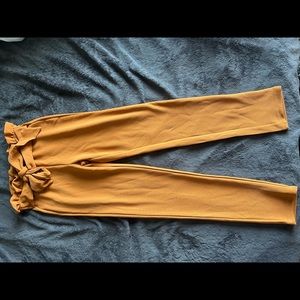 Stretchy, high waisted pants